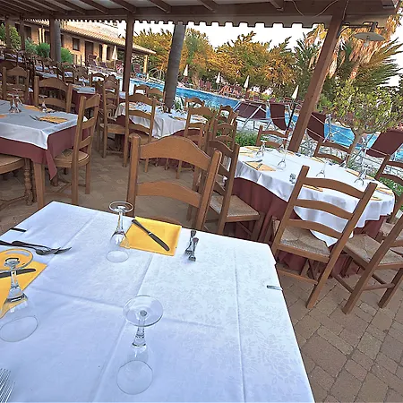 Hotel Masseria Le Pajare 4*