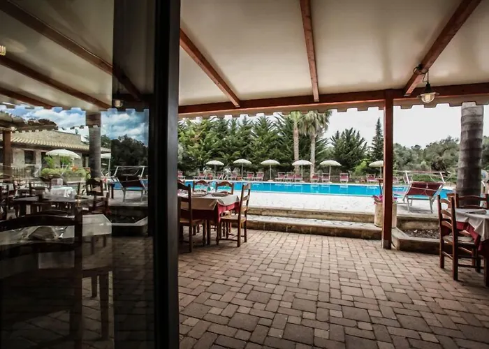 Hotel Masseria Le Pajare 4*
